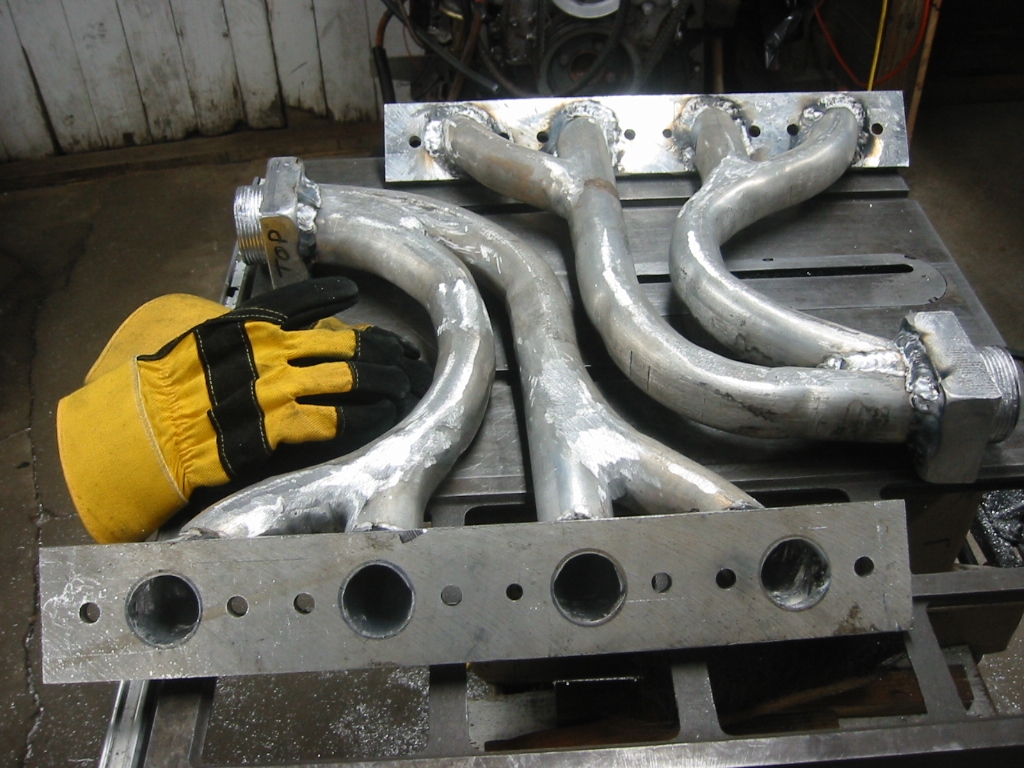 Exhaust manifold.